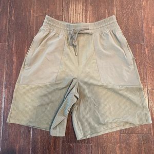 Men’s lululemon shorts